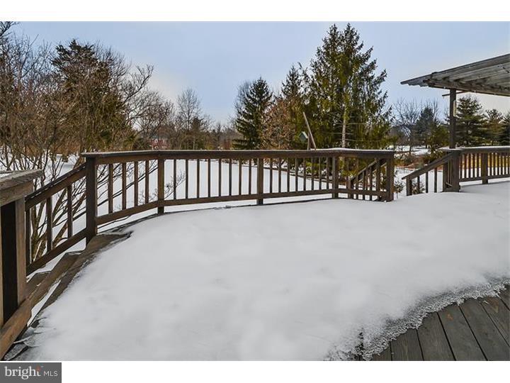 2003 Spring Valley Road Lansdale, PA 19446 - Photo 23 of 25 Deck