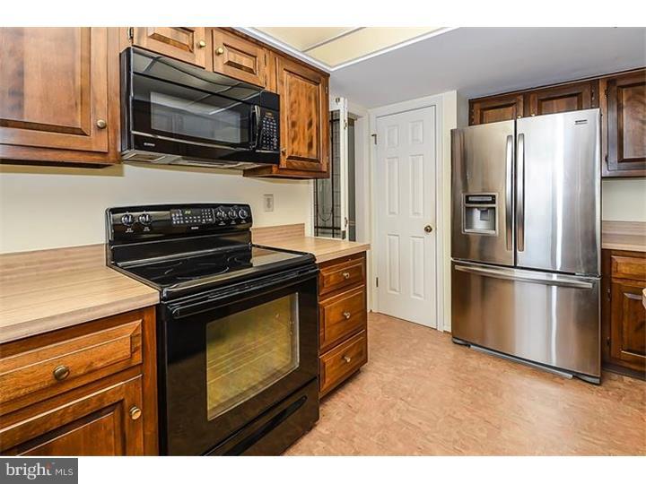 2003 Spring Valley Road Lansdale, PA 19446 - Photo 9 of 25 Kitchen