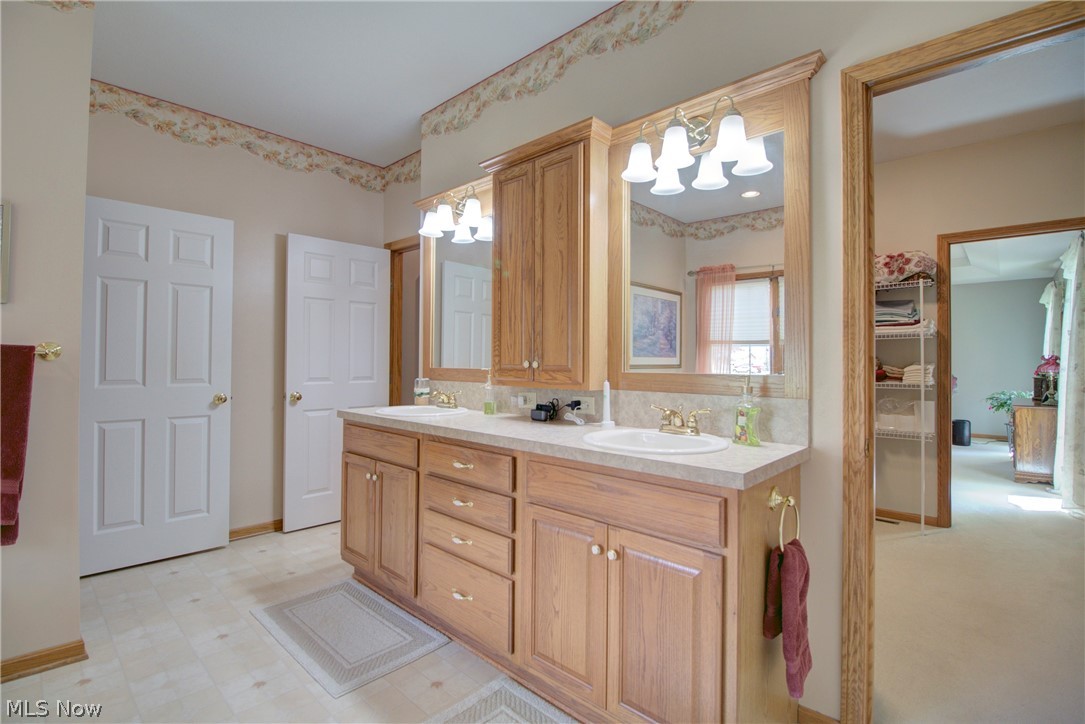 4867 State Road Medina, OH 44256 - Photo 20 of 35 Master Bath