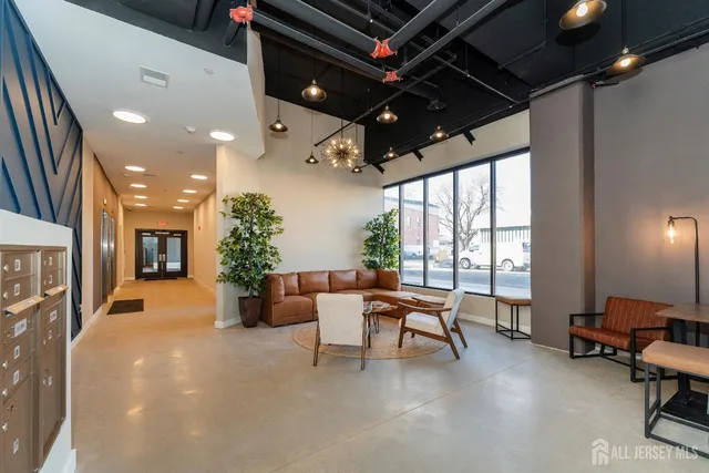 $2,100 | 18 West Main Street, Unit 217, Bound Brook, NJ 08805