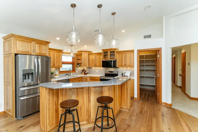 $989,900 | 6005 Salem Road Southwest, Rochester, MN 55902