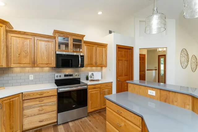 $989,900 | 6005 Salem Road Southwest, Rochester, MN 55902