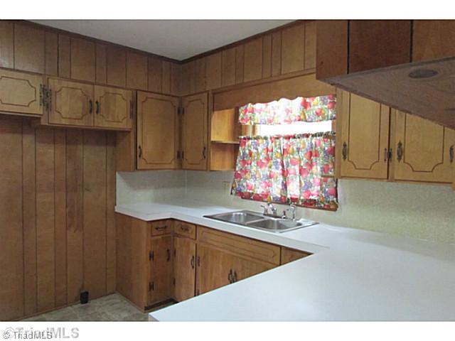 6075 Maple Springs Road Seagrove, NC 27341 - Photo 4 of 12 Kitchen.