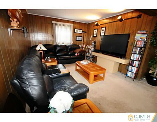 52 Dutch Road East Brunswick, NJ 08816 - Photo 12 of 22 Gallery Image 12