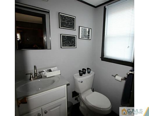 52 Dutch Road East Brunswick, NJ 08816 - Photo 13 of 22 Gallery Image 13