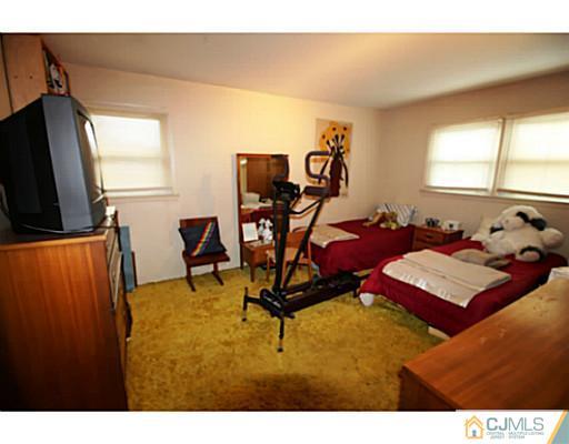 52 Dutch Road East Brunswick, NJ 08816 - Photo 14 of 22 Gallery Image 14