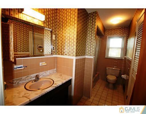 52 Dutch Road East Brunswick, NJ 08816 - Photo 16 of 22 Gallery Image 16
