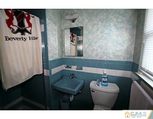 52 Dutch Road East Brunswick, NJ 08816 - Photo 17 of 22 Gallery Image 17