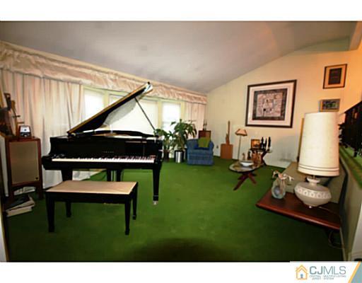 52 Dutch Road East Brunswick, NJ 08816 - Photo 4 of 22 Gallery Image 4