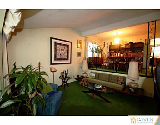 52 Dutch Road East Brunswick, NJ 08816 - Photo 5 of 22 Gallery Image 5