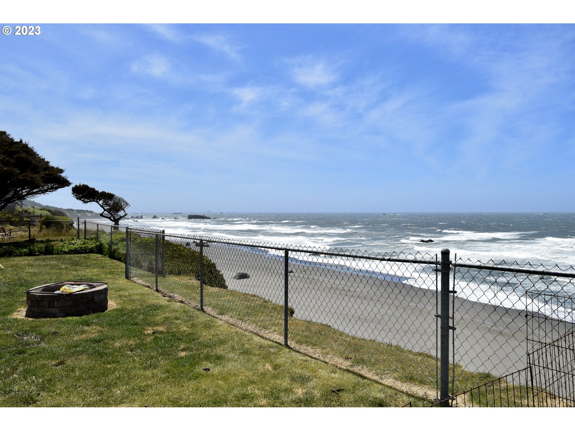 33074 Nesika Road Gold Beach, OR 97444 - Photo 27 of 40 a view of a terrace