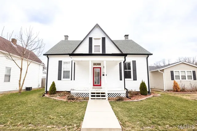 $240,000 | 106 South Vine Street, Freeburg, IL 62243