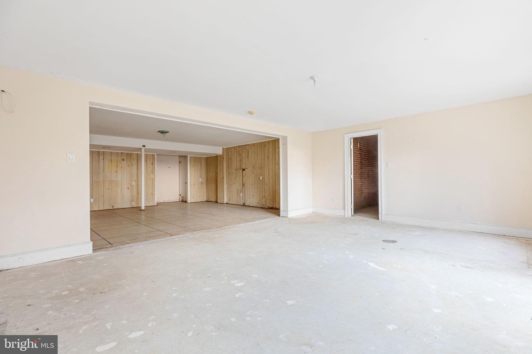 9 Walnut Ridge Road Wilmington, DE 19807 - Photo 31 of 48 a view of an empty room with a window