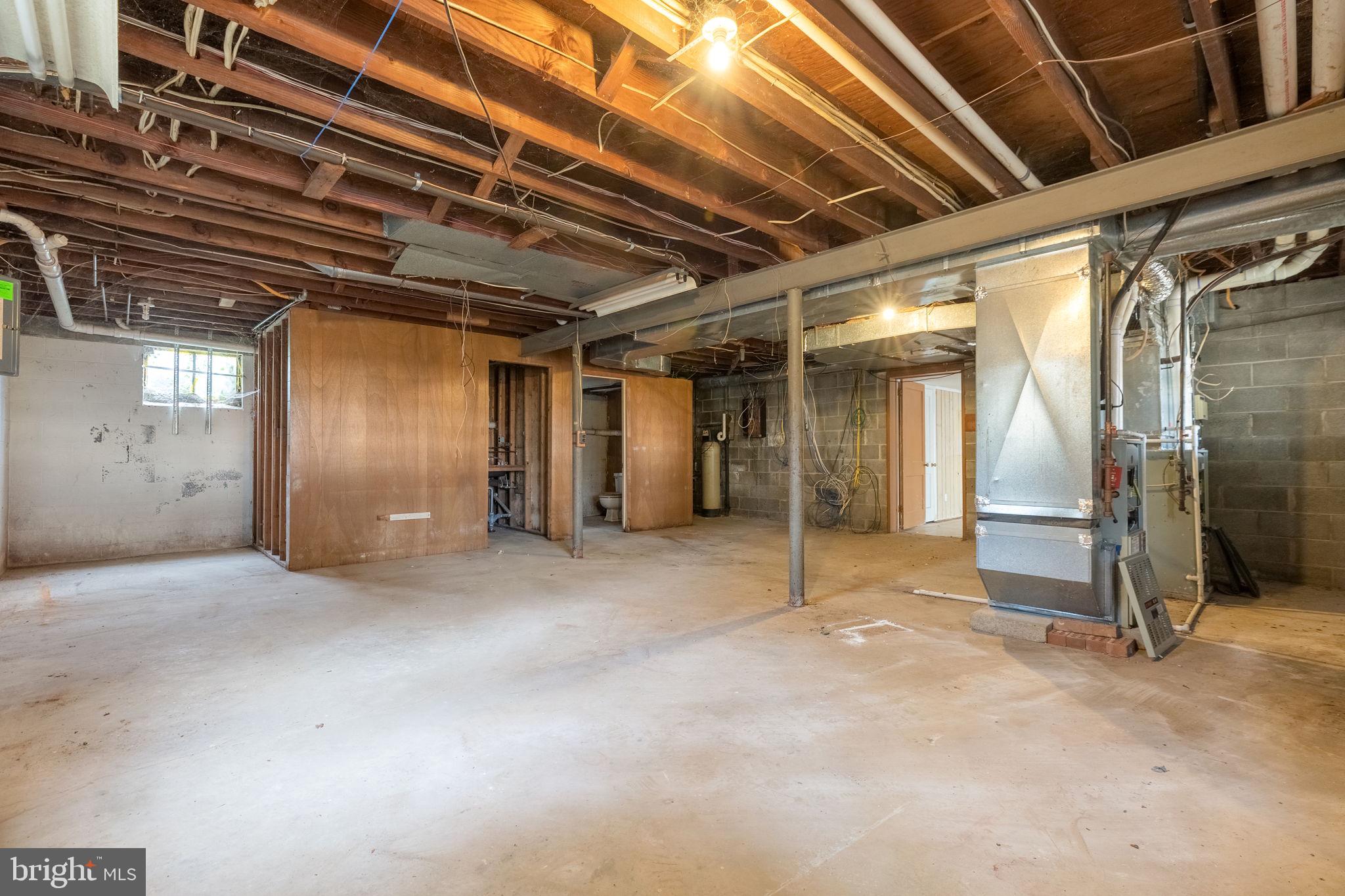 9 Walnut Ridge Road Wilmington, DE 19807 - Photo 48 of 48 a view of an empty room