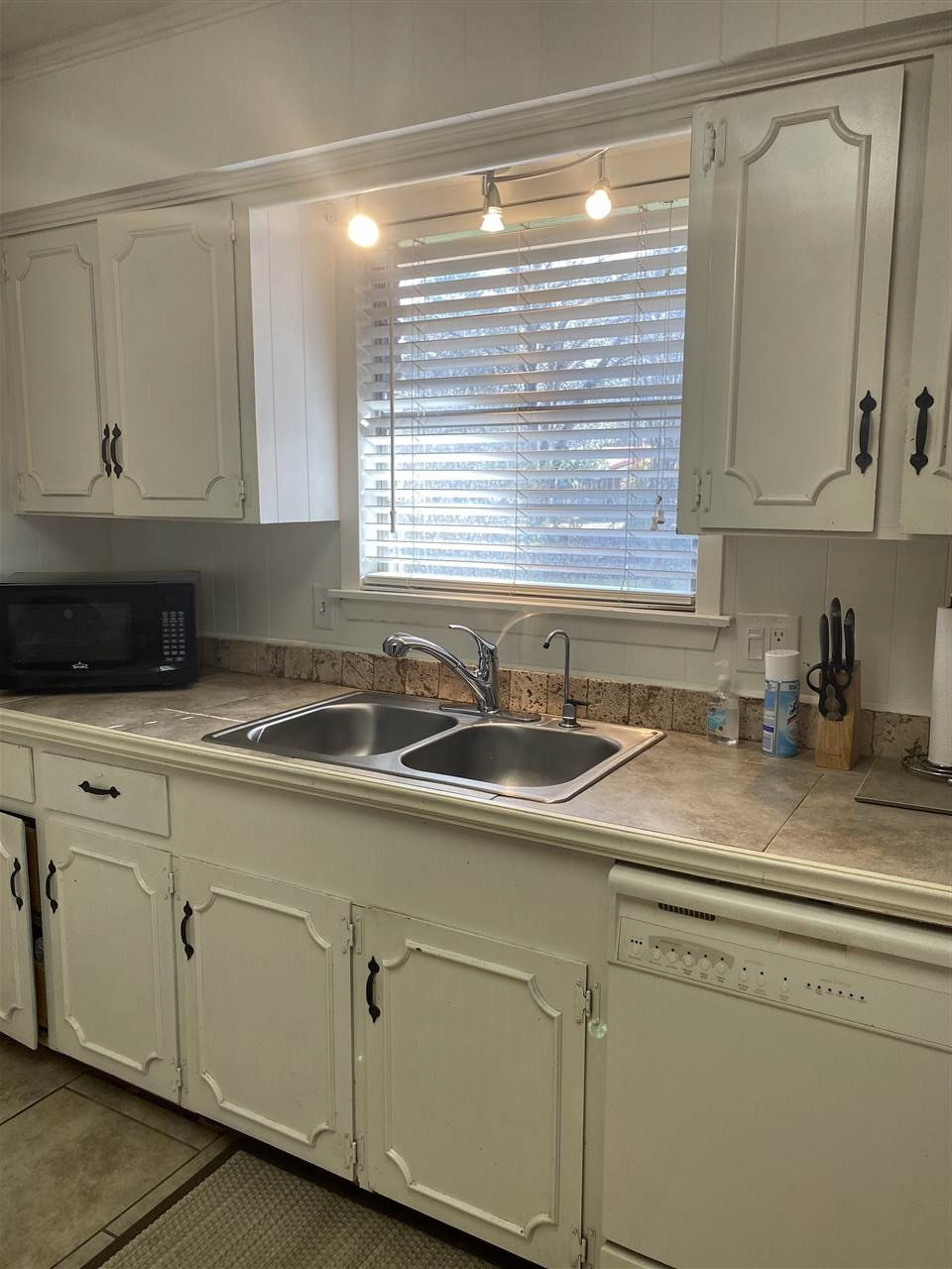 851 Briarfield Road Jackson, MS 39211 - Photo 3 of 20 Photo 3