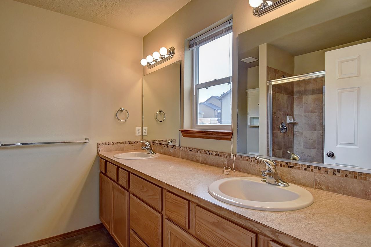 706 East Cooper Lane Colbert, WA 99005 - Photo 11 of 20 Gallery Image 11