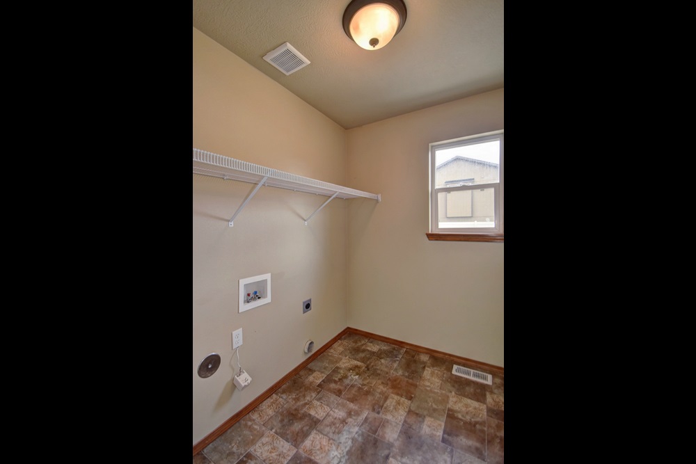 706 East Cooper Lane Colbert, WA 99005 - Photo 9 of 20 Gallery Image 9