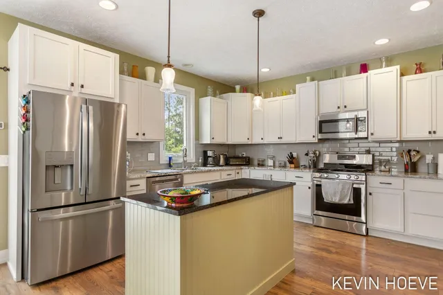 $565,999 | 9355 Windward Drive, West Olive, MI 49460