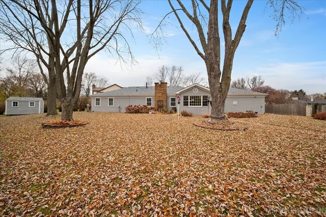 $415,000 | 2350 Tanglewood Court, Aurora, IL 60506