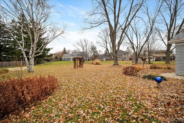 $415,000 | 2350 Tanglewood Court, Aurora, IL 60506