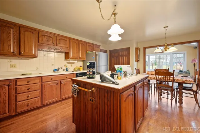 $415,000 | 2350 Tanglewood Court, Aurora, IL 60506