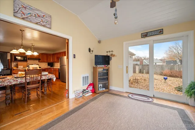 $415,000 | 2350 Tanglewood Court, Aurora, IL 60506