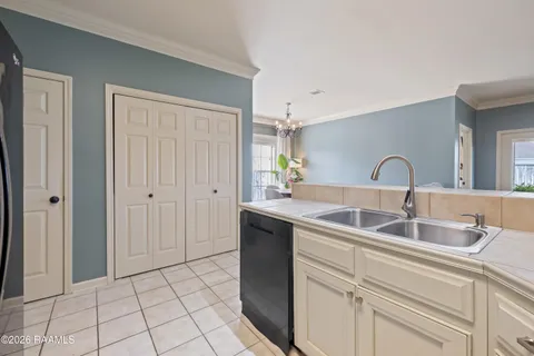 $247,000 | 406 Deer Meadow Boulevard, Broussard, LA 70518