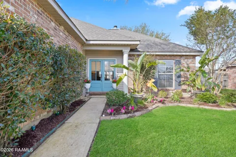 $247,000 | 406 Deer Meadow Boulevard, Broussard, LA 70518
