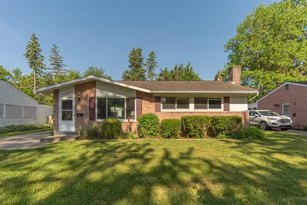 $330,000 | 622 Rosemont Avenue, Saline, MI 48176
