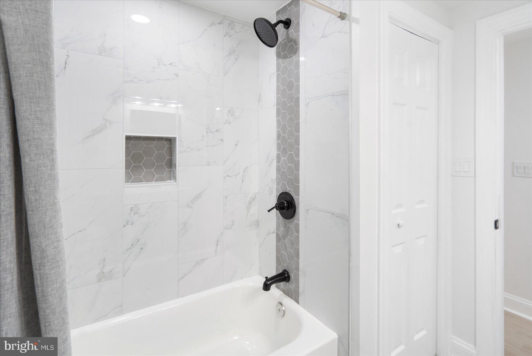 553 Ridge Road Westminster, MD 21157 - Photo 23 of 39 Bath