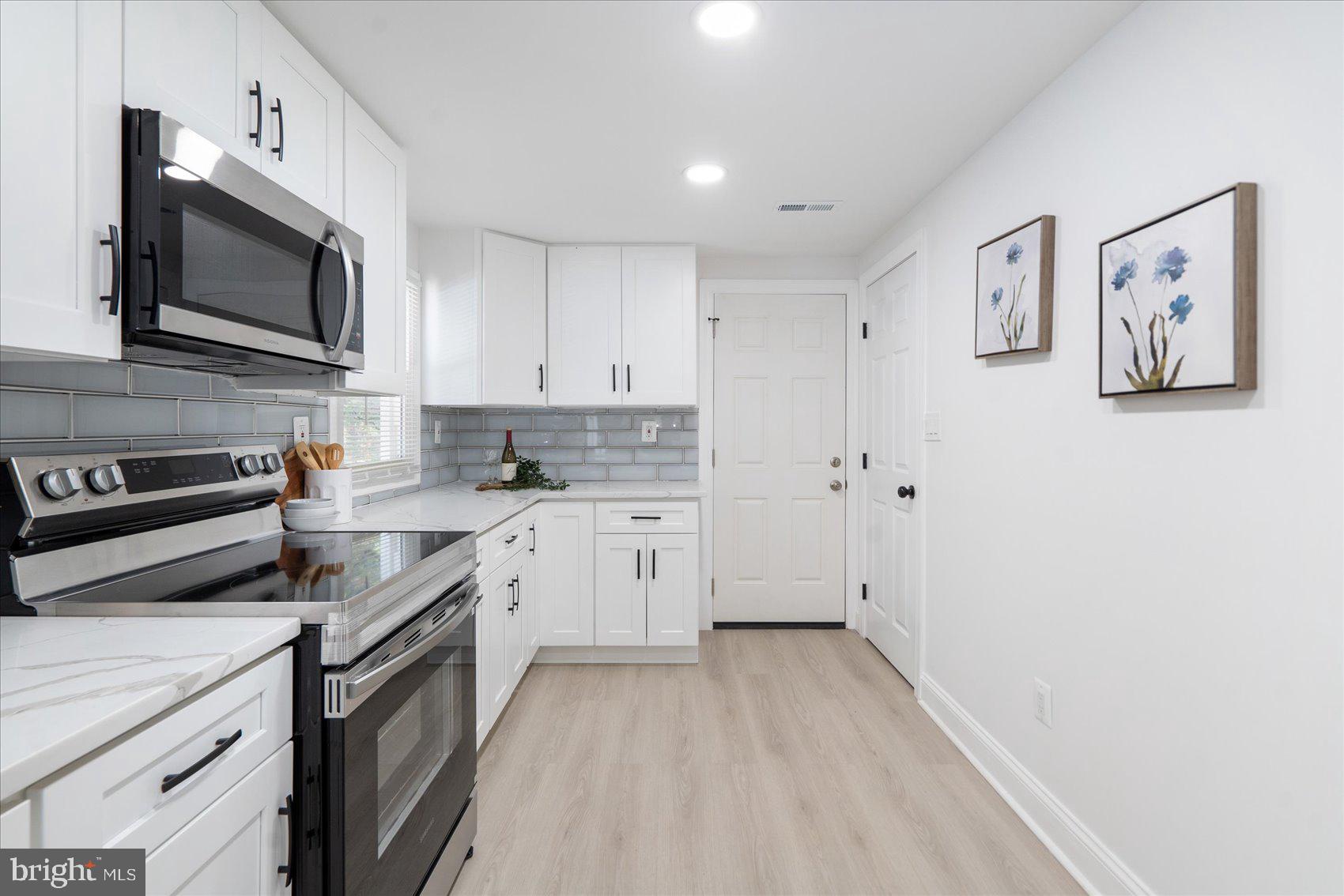 553 Ridge Road Westminster, MD 21157 - Photo 9 of 39 Kitchen