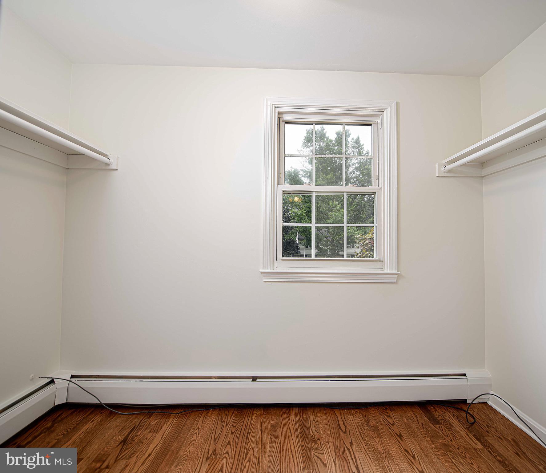 601 Southgate Road Aberdeen, MD 21001 - Photo 20 of 28 Master walk in closet