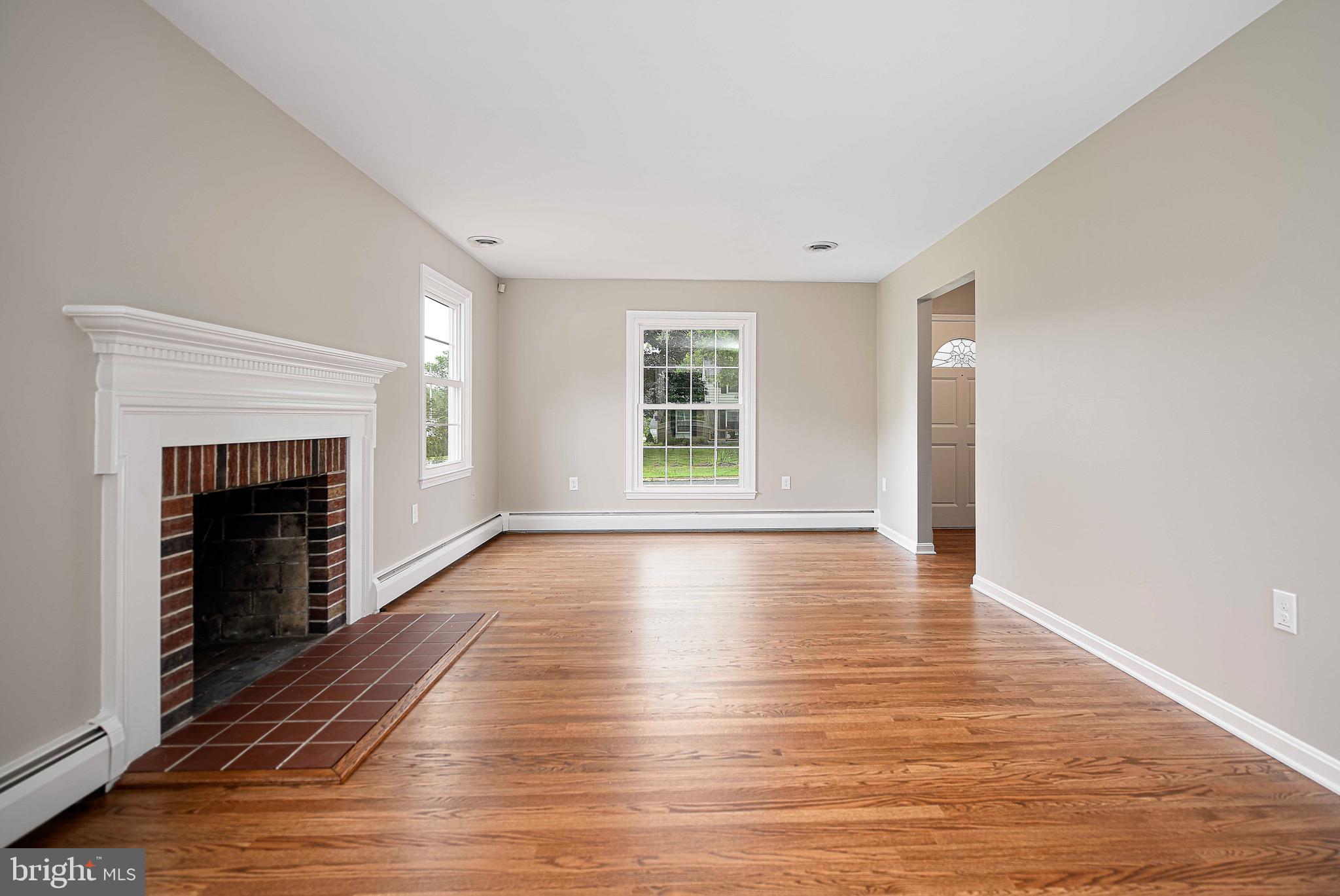 601 Southgate Road Aberdeen, MD 21001 - Photo 5 of 28 Living Room