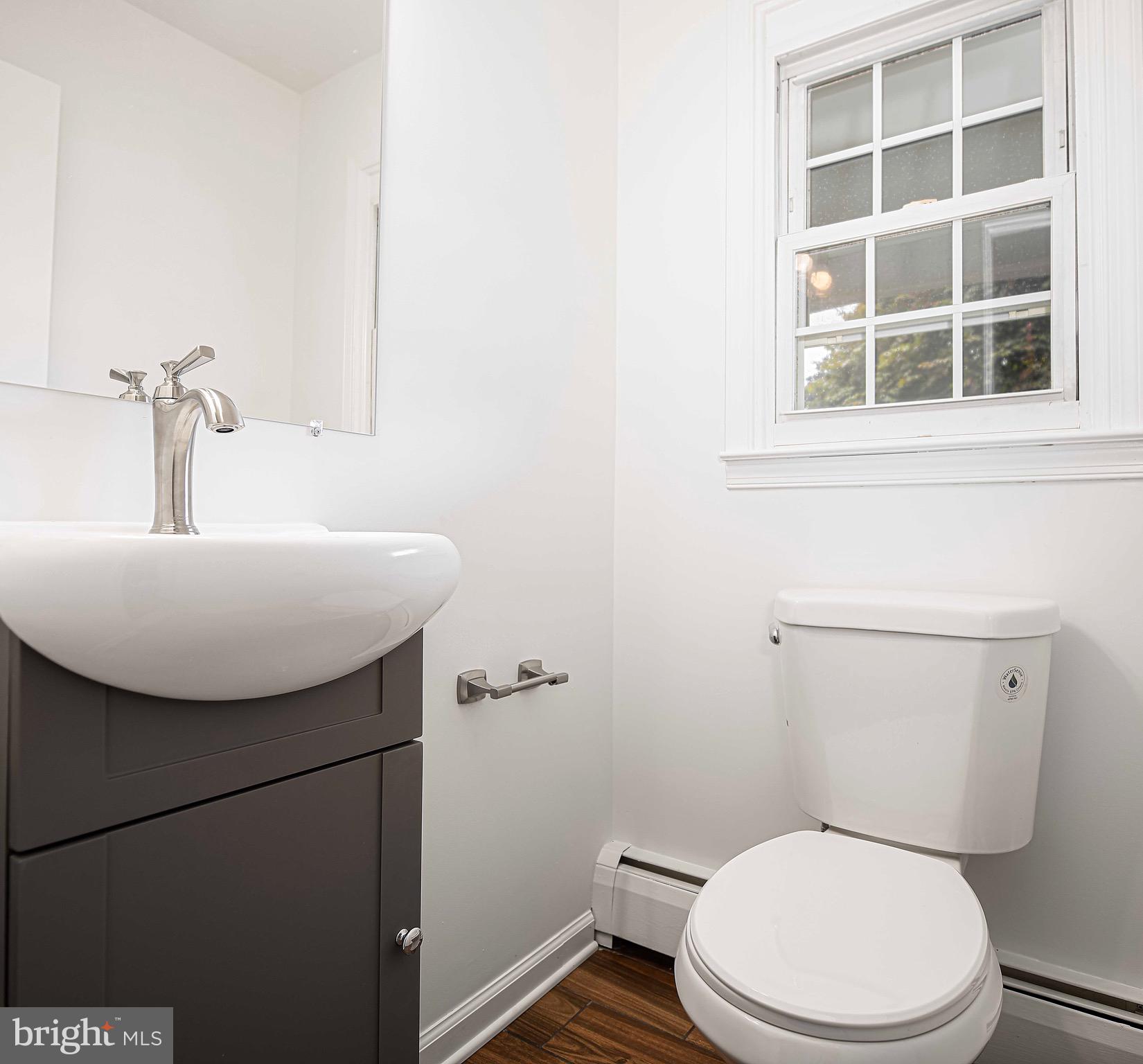 601 Southgate Road Aberdeen, MD 21001 - Photo 8 of 28 Powder Room