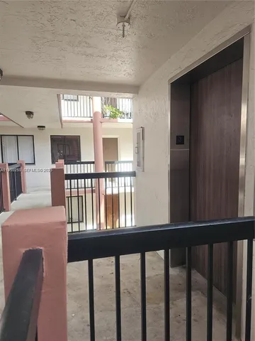 $2,190 | 5460 West 21st Court, Unit 310, Hialeah, FL 33016