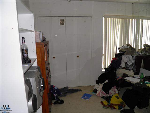 752 Oak Brook Ridge Drive Rochester, MI 48307 - Photo 10 of 18 BEDROOM 3