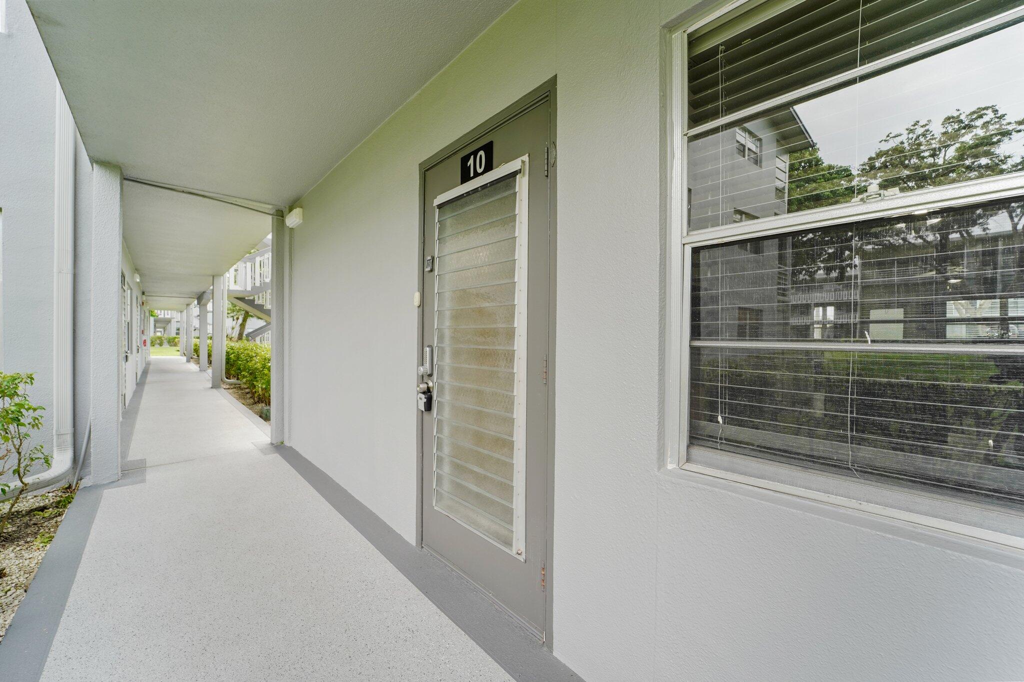 10 Suffolk A Boca Raton, FL 33434 - Photo 3 of 27 4-web-or-mls-DSC02262