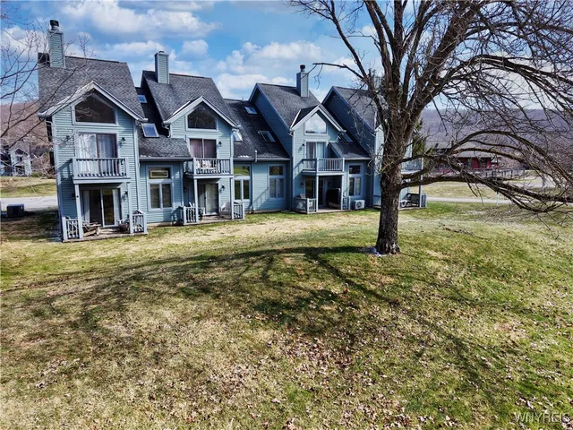 $350,900 | 204 Wildflower, Ellicottville, NY 14731