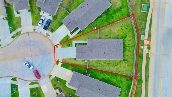 $220,000 | 2051 West Darlington Oak Court, Conroe, TX 77304