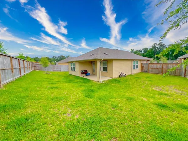 $220,000 | 2051 West Darlington Oak Court, Conroe, TX 77304