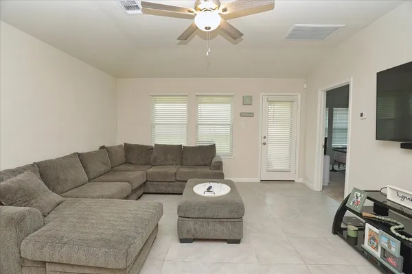 $220,000 | 2051 West Darlington Oak Court, Conroe, TX 77304