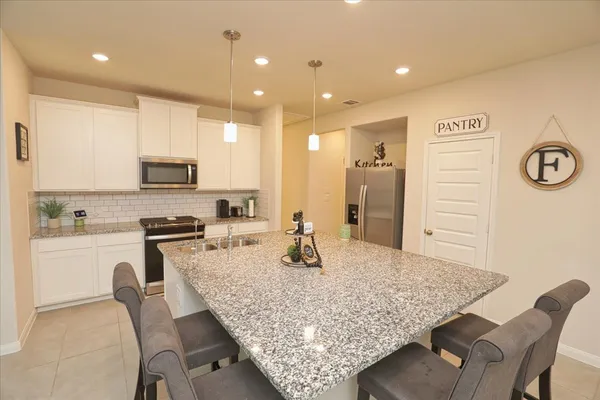 $220,000 | 2051 West Darlington Oak Court, Conroe, TX 77304