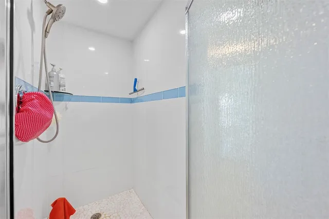 a view of entryway and hall