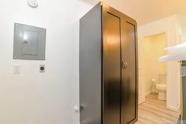 $850 | 215 Greenlawn Avenue, Unit B, Pleasanton, TX 78064