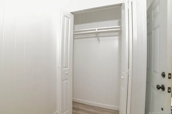 $850 | 215 Greenlawn Avenue, Unit B, Pleasanton, TX 78064