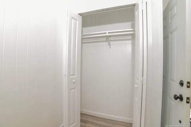 $850 | 215 Greenlawn Avenue, Unit B, Pleasanton, TX 78064