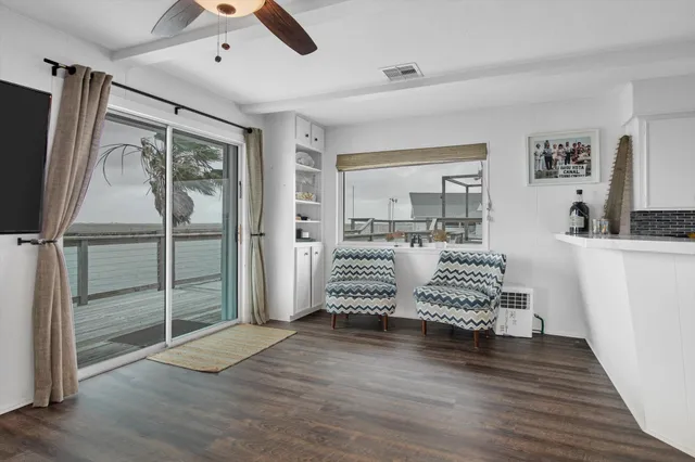 $675,000 | 354 Ling Street, Bayou Vista, TX 77563