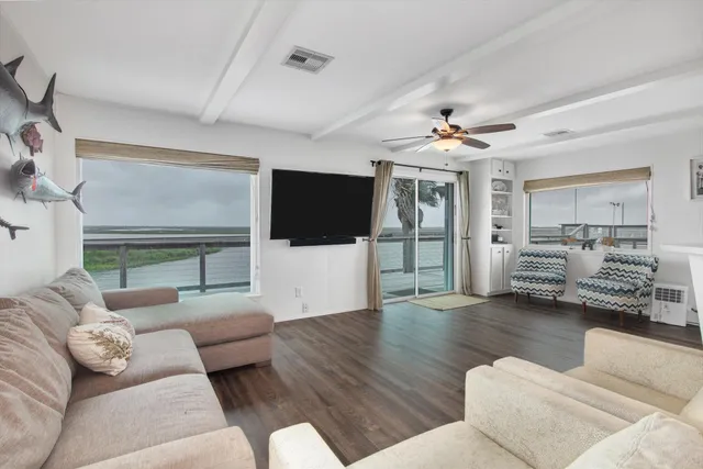 $675,000 | 354 Ling Street, Bayou Vista, TX 77563