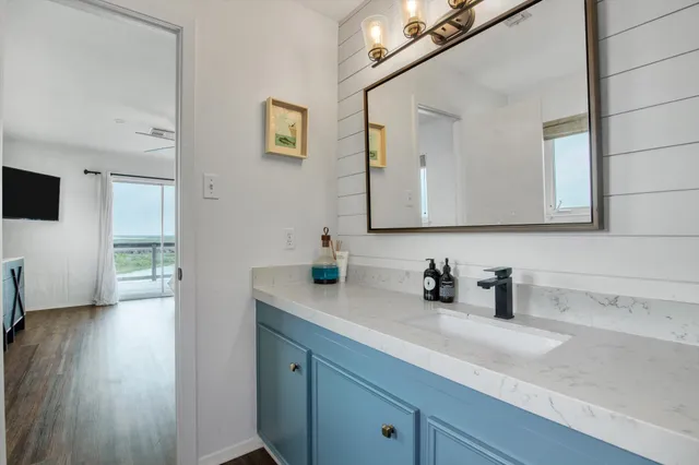 $675,000 | 354 Ling Street, Bayou Vista, TX 77563