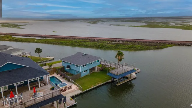 $675,000 | 354 Ling Street, Bayou Vista, TX 77563